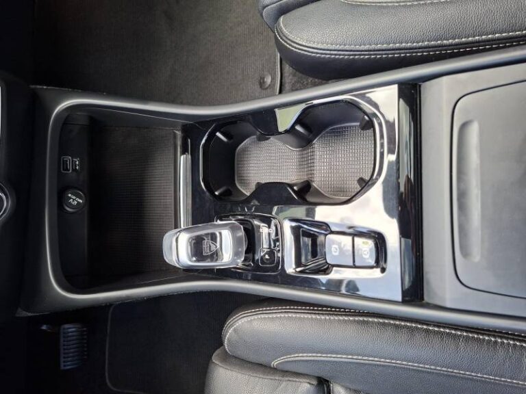 Volvo XC40 D3 AdBlue 150 ch Geartronic 8 Inscription - Image 16 (July 7, 2026)