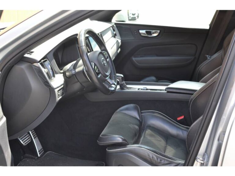 Volvo XC60 D4 AdBlue 190 ch Geartronic 8 R-Design - Image 13 (July 7, 2026)