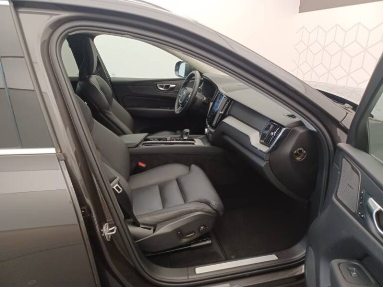 Volvo XC60 T6 AWD Hybride rechargeable 253 ch+145 ch Geartronic 8 Ultra Style Chrome - Image 14 (July 7, 2026)