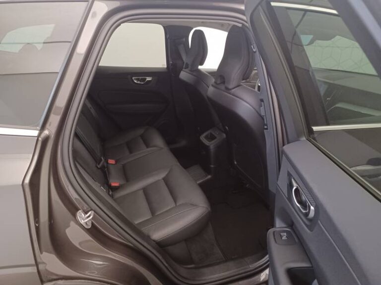 Volvo XC60 T6 AWD Hybride rechargeable 253 ch+145 ch Geartronic 8 Ultra Style Chrome - Image 15 (July 7, 2026)