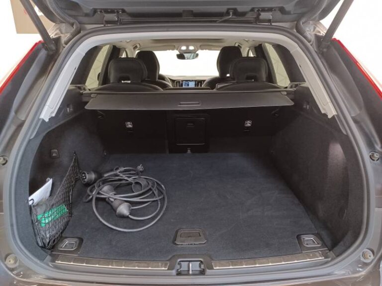 Volvo XC60 T6 AWD Hybride rechargeable 253 ch+145 ch Geartronic 8 Ultra Style Chrome - Image 16 (July 7, 2026)