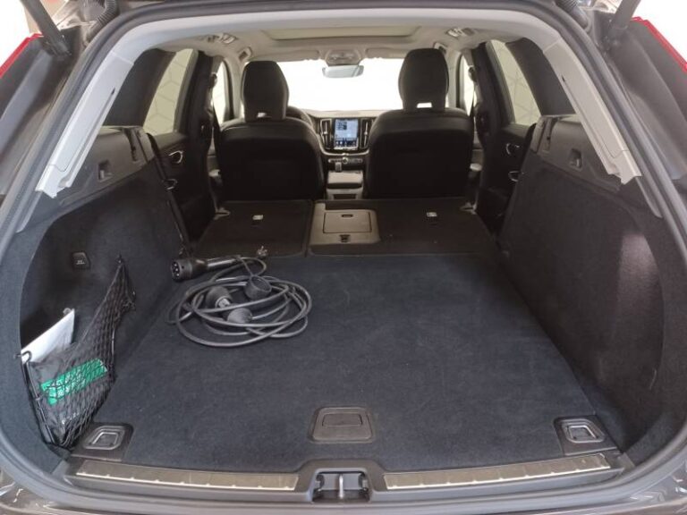 Volvo XC60 T6 AWD Hybride rechargeable 253 ch+145 ch Geartronic 8 Ultra Style Chrome - Image 17 (July 7, 2026)