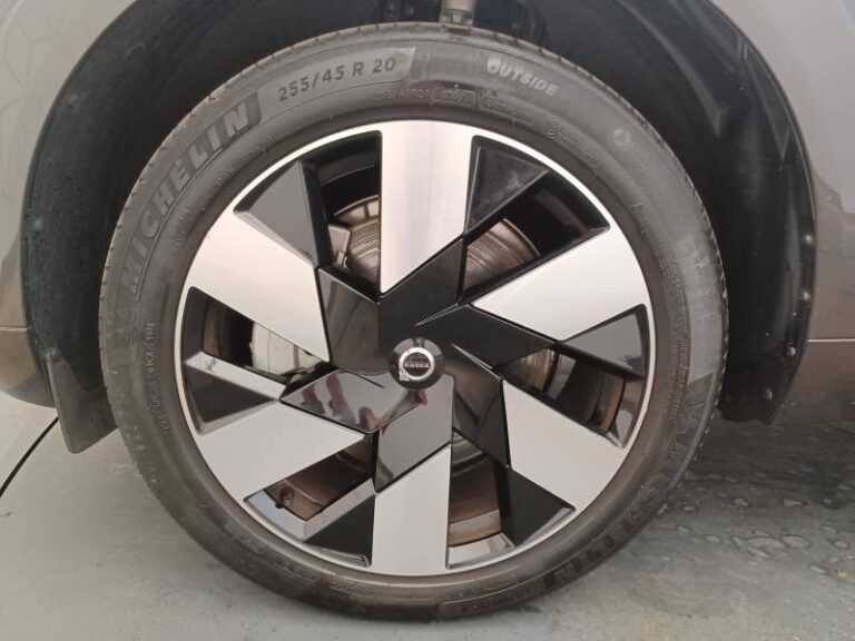 Volvo XC60 T6 AWD Hybride rechargeable 253 ch+145 ch Geartronic 8 Ultra Style Chrome - Image 07 (July 7, 2026)