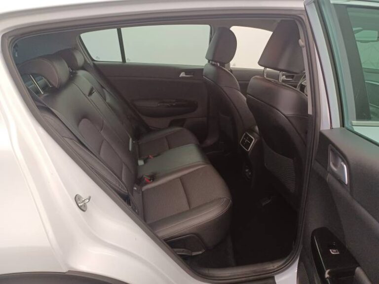 Kia Sportage 1.6 CRDi 136ch MHEV ISG BVM6 4×2 Black Edition - Image 15 (July 7, 2026)