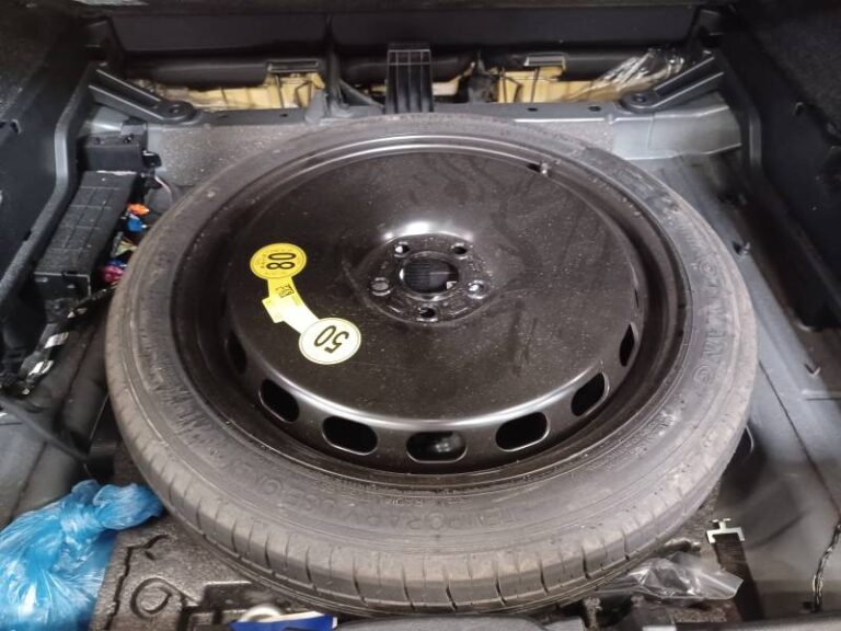 Volvo XC40 T4 Recharge 129+82 ch DCT7 Inscription - Image 18 (July 7, 2026)