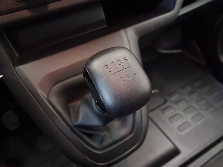 Opel Vivaro FOURGON FGN TAILLE M BLUEHDI 120 S&S BVM6 - Image 15 (July 7, 2026)