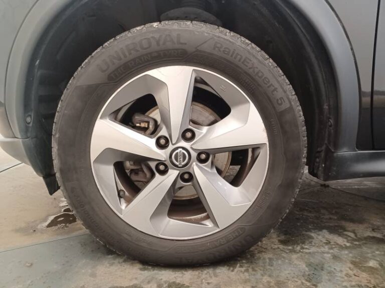 Nissan Juke 1.5 dCi 110 FAP EU6.c Start/Stop System N-Connecta - Image 07 (July 7, 2026)