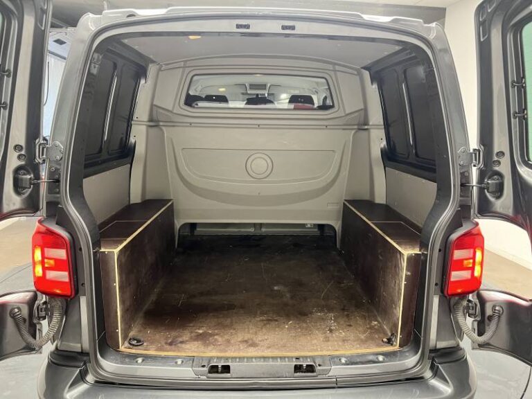 Volkswagen Transporter CHASSIS CABINE PROCAB L1 2.0 TDI 204 DSG7 BUSINESS LINE - Image 13 (July 7, 2026)