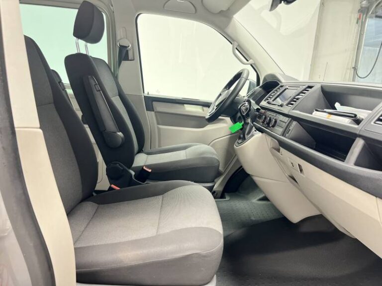 Volkswagen Transporter CHASSIS CABINE PROCAB L1 2.0 TDI 204 DSG7 BUSINESS LINE - Image 18 (July 7, 2026)