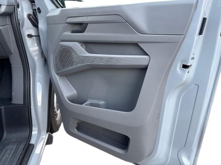 Volkswagen Transporter VAN TDI 150 CH BVA8 L2 - Image 16 (July 7, 2026)