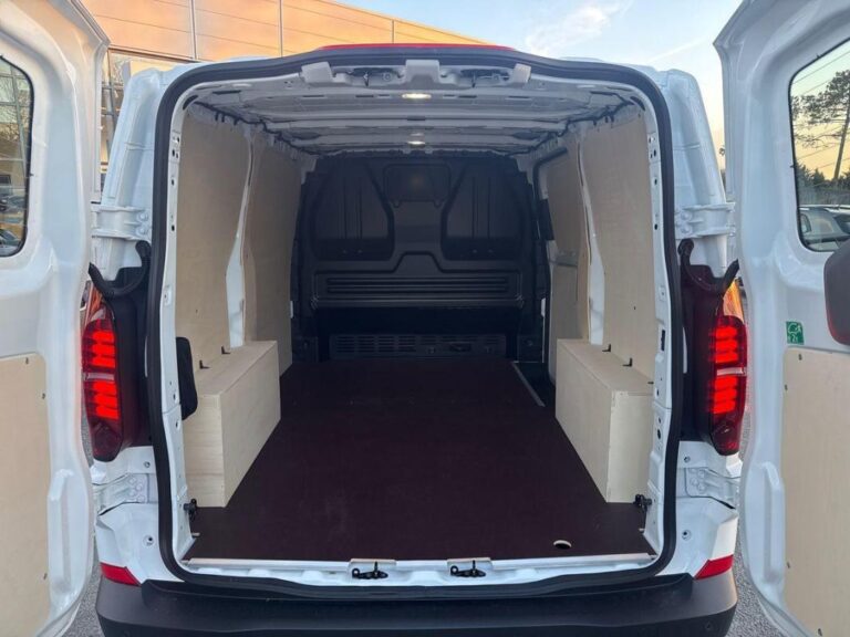 Volkswagen Transporter E VAN (64KWH/210KW) L1 - Image 20 (July 7, 2026)