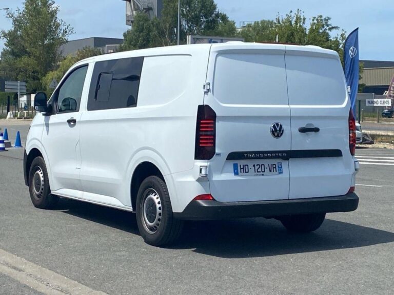 Volkswagen Transporter VAN TDI 150 CH BVA8 L1 - Image 03 (July 7, 2026)