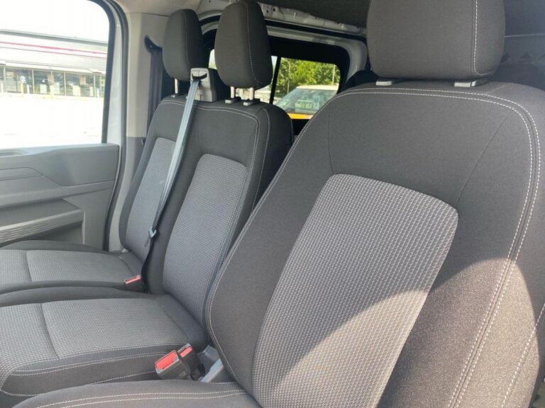 Volkswagen Transporter VAN TDI 150 CH BVA8 L1 - Image 13 (July 7, 2026)