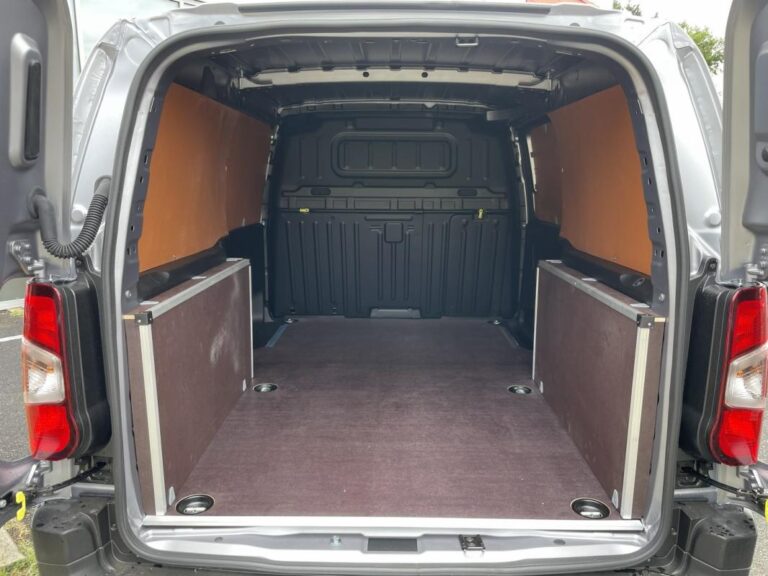 Toyota Proace City LONG D4D 130 BOITE AUTOMATIQUE – GARANTIE TOYOTA 3 ANS NEUF - Image 13 (July 7, 2026)