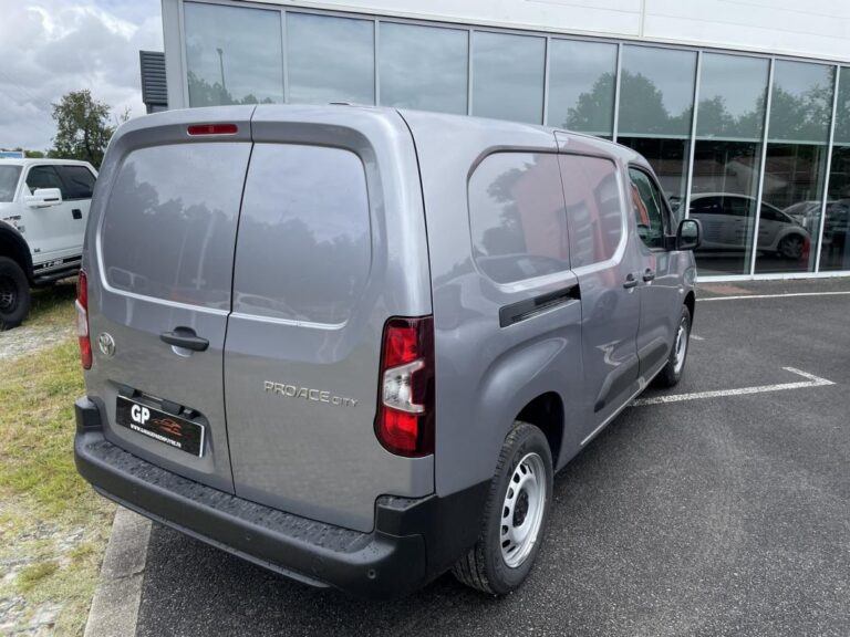 Toyota Proace City LONG D4D 130 BOITE AUTOMATIQUE – GARANTIE TOYOTA 3 ANS NEUF - Image 02 (July 7, 2026)