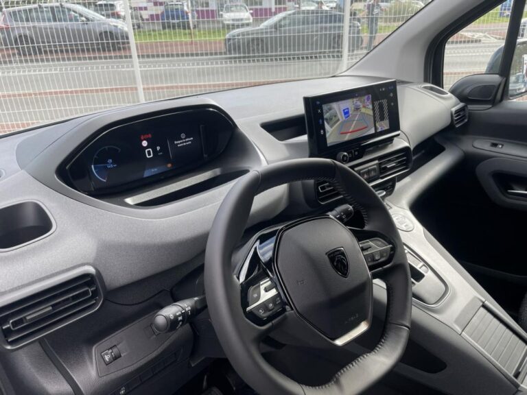 Peugeot Partner ALLURE TAILLE M BHDI 130 EAT8 – N1 -GARANTIE CONSTRUCTEUR KANGOO CADDY BERLINGO - Image 12 (July 7, 2026)