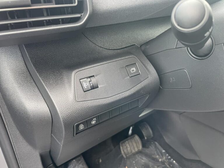 Peugeot Partner ALLURE TAILLE M BHDI 130 EAT8 – N1 -GARANTIE CONSTRUCTEUR KANGOO CADDY BERLINGO - Image 13 (July 7, 2026)
