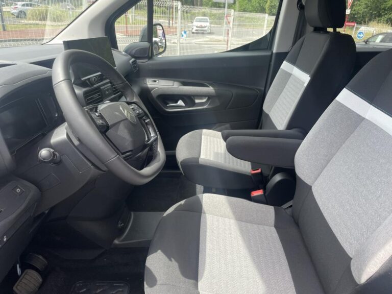 Citroën Berlingo TAILLE M / EN 5 PLACES SANS MALUS BHDI 130 EAT8 GARANTIE CONSTRUCTEUR VERSION M1-N1 identique Rifter - Image 11 (July 7, 2026)
