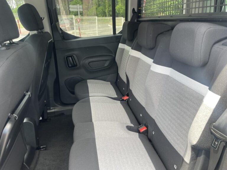 Citroën Berlingo TAILLE M / EN 5 PLACES SANS MALUS BHDI 130 EAT8 GARANTIE CONSTRUCTEUR VERSION M1-N1 identique Rifter - Image 12 (July 7, 2026)