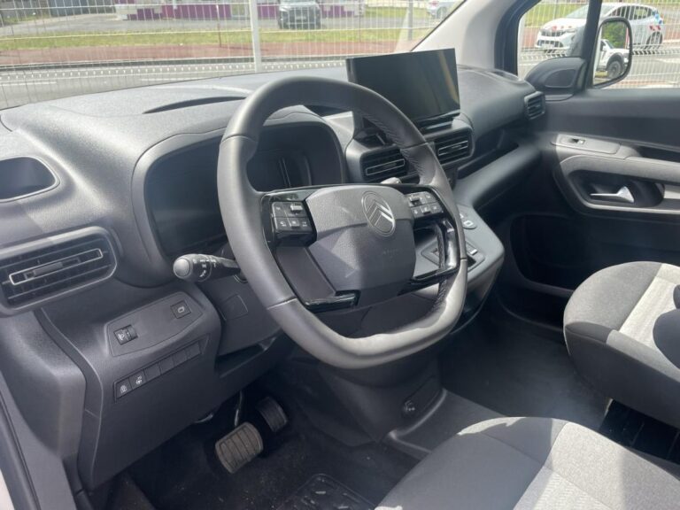 Citroën Berlingo TAILLE M / EN 5 PLACES SANS MALUS BHDI 130 EAT8 GARANTIE CONSTRUCTEUR VERSION M1-N1 identique Rifter - Image 09 (July 7, 2026)