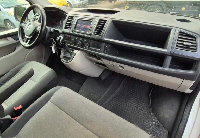 Volkswagen Transporter 2.0 TDI BUSINESS LINE DSG7 GARANTIE 12 MOIS - Image 06 (July 7, 2026)