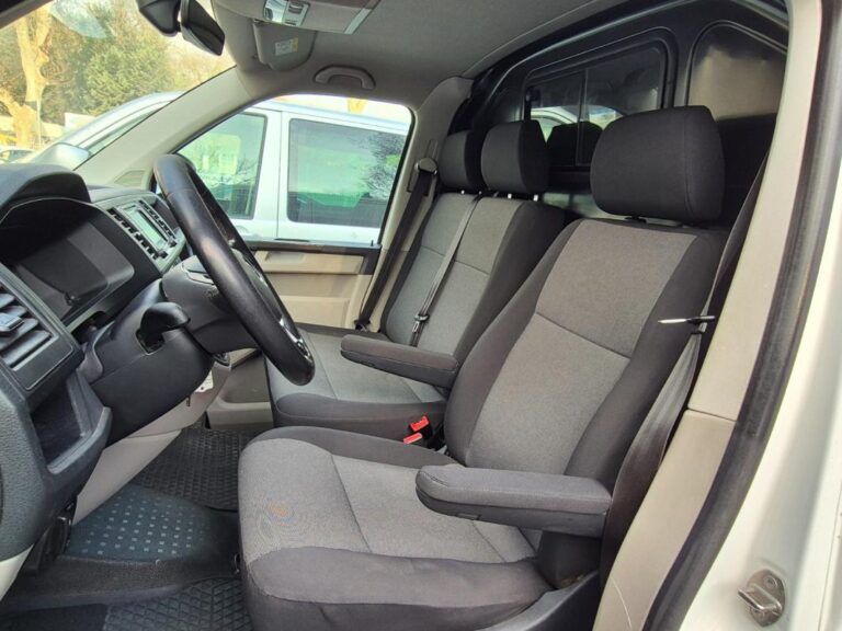 Volkswagen Transporter 2.0 TDI BUSINESS LINE DSG7 GARANTIE 12 MOIS - Image 08 (July 7, 2026)