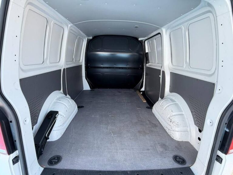 Volkswagen Transporter FOURGON 6.1 VAN 2.0 TDI 150 DSG7 BUSINESS - Image 07 (July 7, 2026)