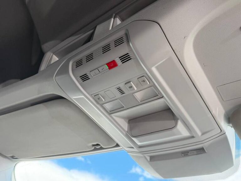 Volkswagen Crafter FOURGON VAN 30 2.0 TDI 140 CH BUSINESS LINE - Image 10 (July 7, 2026)