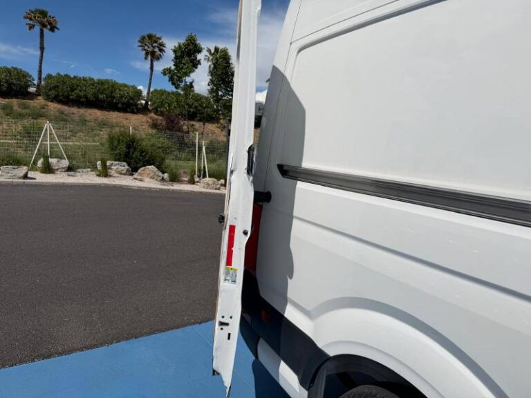 Volkswagen Crafter FOURGON VAN 30 2.0 TDI 140 CH BUSINESS LINE - Image 06 (July 7, 2026)