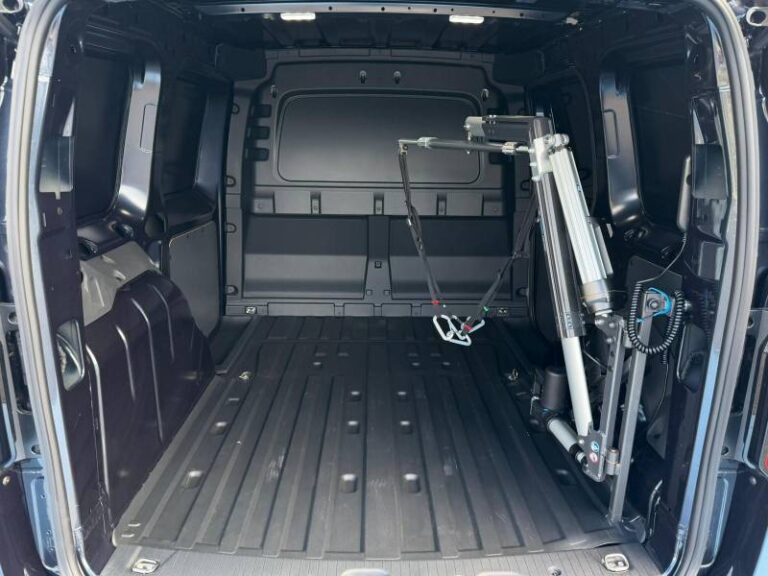 Volkswagen Caddy (30) CARGO 1.5 TSI 116 DSG7 BUSINESS - Image 11 (July 7, 2026)