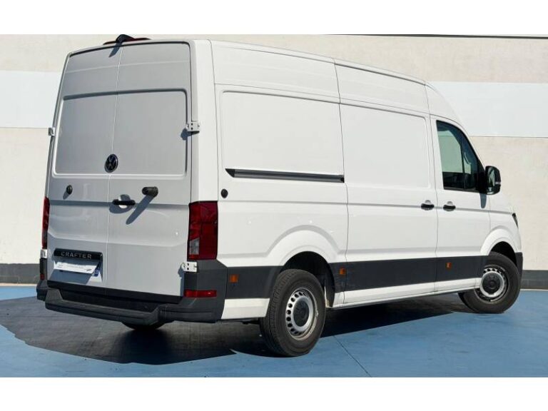 Volkswagen Crafter FOURGON VAN 30 2.0 TDI 140 CH BUSINESS - Image 02 (July 7, 2026)