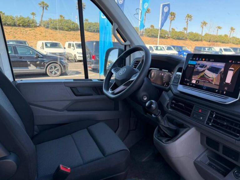 Volkswagen Crafter FOURGON VAN 30 2.0 TDI 140 CH BUSINESS - Image 07 (July 7, 2026)