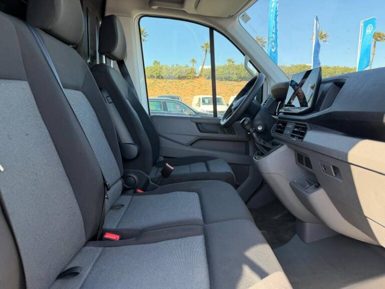Volkswagen Crafter FOURGON VAN 30 2.0 TDI 140 CH BUSINESS - Image 08 (July 7, 2026)