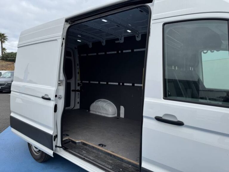 Volkswagen Crafter FOURGON VAN 30 2.0 TDI 140 CH BUSINESS - Image 03 (July 7, 2026)