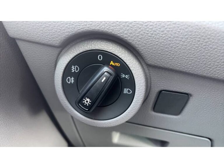 Volkswagen Transporter FOURGON 6.1 VAN 2.0 TDI 204 DSG7 4MOTION EDITION - Image 12 (July 7, 2026)