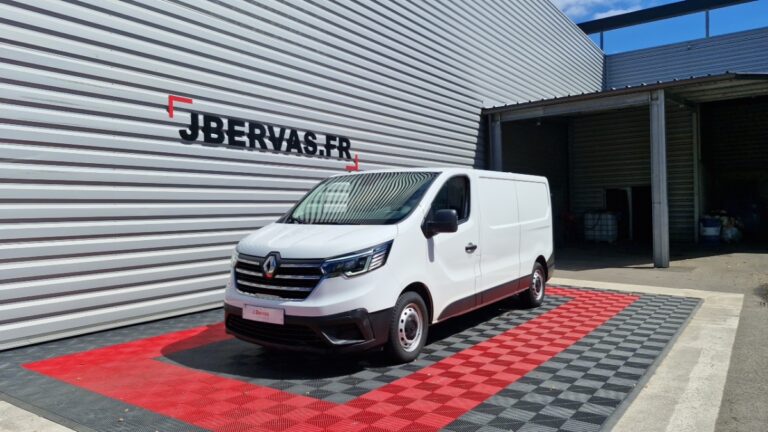 Renault Trafic FOURGON 3000 kg blue dci 130 grand confort - Image 01 (July 7, 2026)