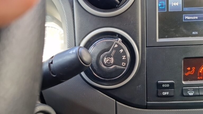 Peugeot Partner E- FOURGON STANDARD PREMIUM AVEC BATTERIE - Image 16 (July 7, 2026)
