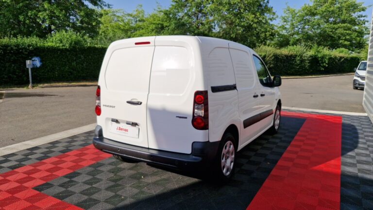 Peugeot Partner E- FOURGON STANDARD PREMIUM AVEC BATTERIE - Image 03 (July 7, 2026)