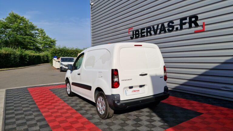 Peugeot Partner E- FOURGON STANDARD PREMIUM AVEC BATTERIE - Image 04 (July 7, 2026)
