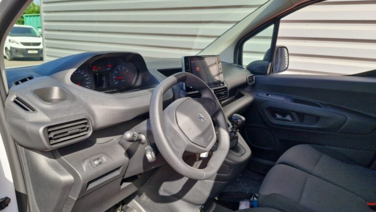 Peugeot Partner FOURGON M 650 KG PURETECH 110 SS BVM6 - Image 13 (July 7, 2026)