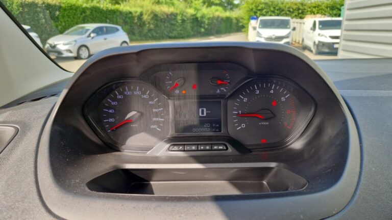 Peugeot Partner FOURGON M 650 KG PURETECH 110 SS BVM6 - Image 14 (July 7, 2026)