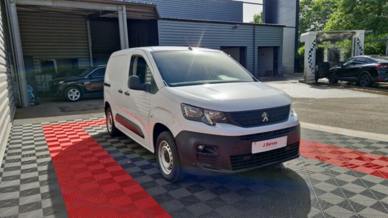 Peugeot Partner FOURGON M 650 KG PURETECH 110 SS BVM6 - Image 02 (July 7, 2026)