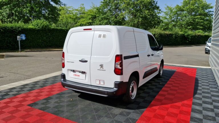 Peugeot Partner FOURGON M 650 KG PURETECH 110 SS BVM6 - Image 03 (July 7, 2026)
