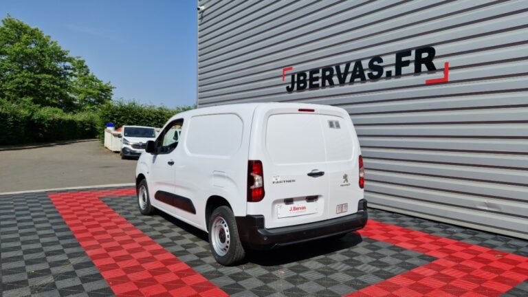 Peugeot Partner FOURGON M 650 KG PURETECH 110 SS BVM6 - Image 04 (July 7, 2026)