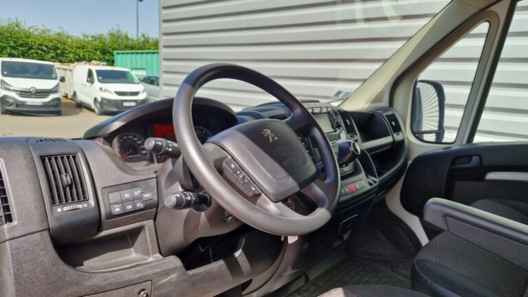 Peugeot Boxer FOURGON TOLE 333 BLUEHDI 140 SS ASPHALT - Image 10 (July 7, 2026)