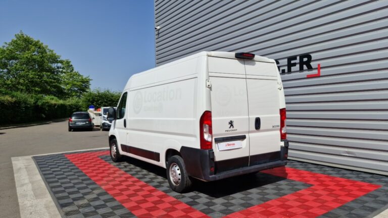 Peugeot Boxer FOURGON TOLE 333 BLUEHDI 140 SS ASPHALT - Image 04 (July 7, 2026)