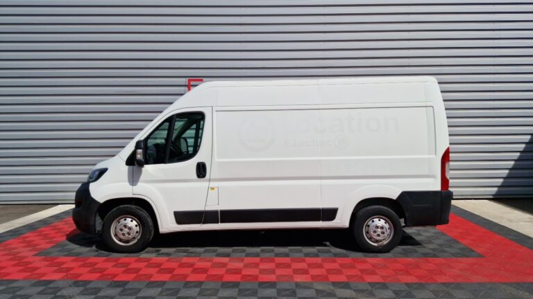 Peugeot Boxer FOURGON TOLE 333 BLUEHDI 140 SS ASPHALT - Image 05 (July 7, 2026)