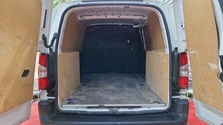 Opel Combo 1.5D 100ch /charge augmentee PACK CLIM - Image 12 (July 7, 2026)