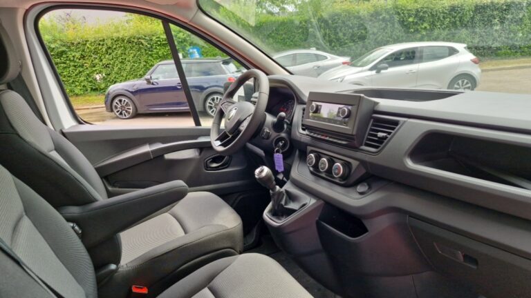 Renault Trafic CABINE APPROFONDIE 3000 kg blue dci 130 confort - Image 06 (July 7, 2026)