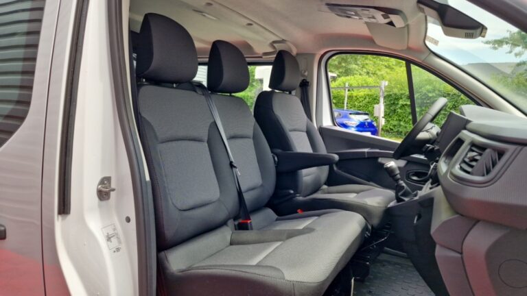 Renault Trafic CABINE APPROFONDIE 3000 kg blue dci 130 confort - Image 07 (July 7, 2026)